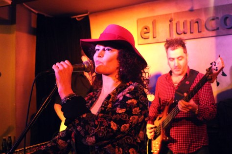 170120030648eos-100d-color